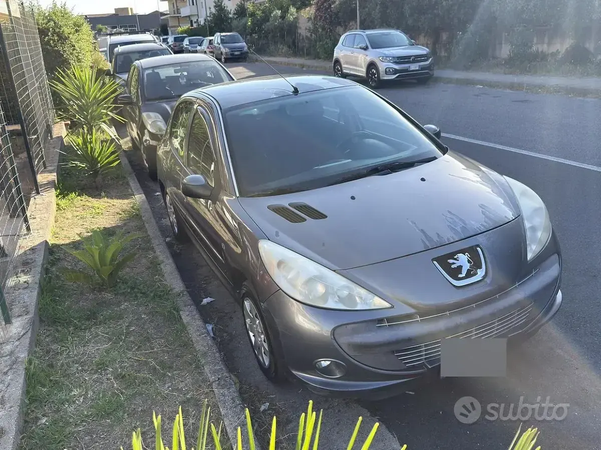 Usata Peugeot 206+ 68 CV (50 kW) 2011 Grigio Utilitaria