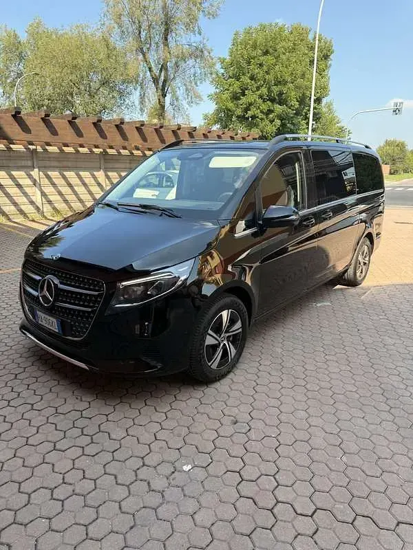 Usata Mercedes V250 Avantgarde 190 CV (139 kW) 2025 Nero Monovolume