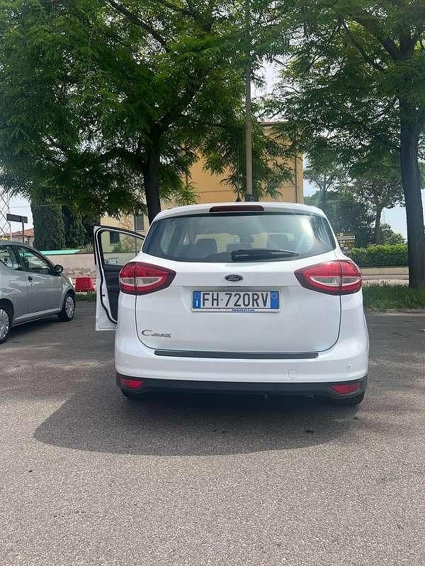 Begagnad Ford C-MAX Titanium 120 HK (88 kW) 2017 Minibuss