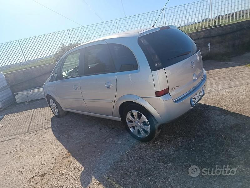 Usata Opel Meriva Cosmo 74 CV (54 kW) 2008 Grigio Monovolume