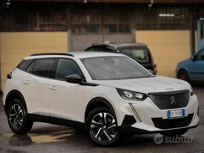 Usata Peugeot 2008 GT 131 CV (96 kW) 2023 Bianco SUV