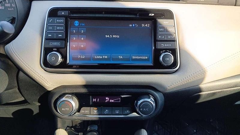 Usata Nissan Micra N-Connecta 90 CV (66 kW) 2017 Nero Utilitaria