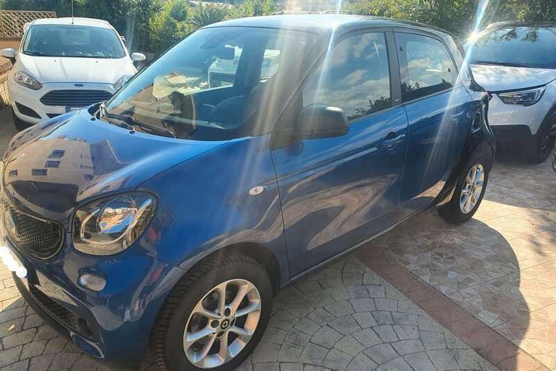 Usata Smart ForFour Superpassion 71 CV (52 kW) 2019 Blu/azzurro Utilitaria