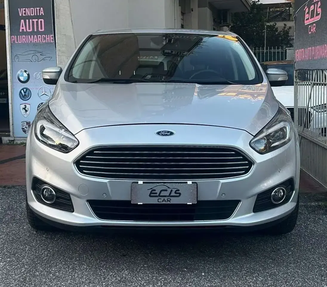 Usata Ford S-MAX Titanium 150 CV (110 kW) 2017 Grigio Monovolume