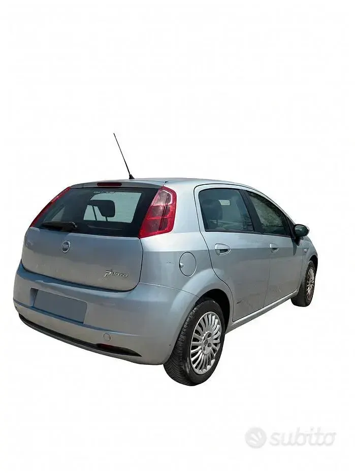 Usata Fiat Grande Punto 75 CV (55 kW) 2006 Grigio Utilitaria