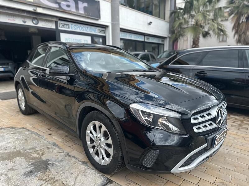 Usata Mercedes GLA200 Premium 136 CV (100 kW) 2017 Nero SUV