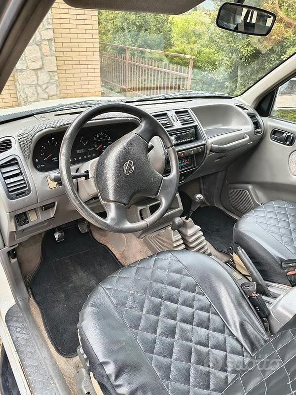 Usata Nissan Terrano 101 CV (74 kW) 1996 Bianco SUV