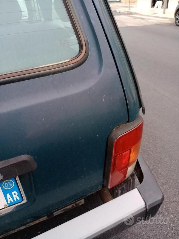 Usata Lada niva 81 CV (59 kW) 2006 Verde SUV