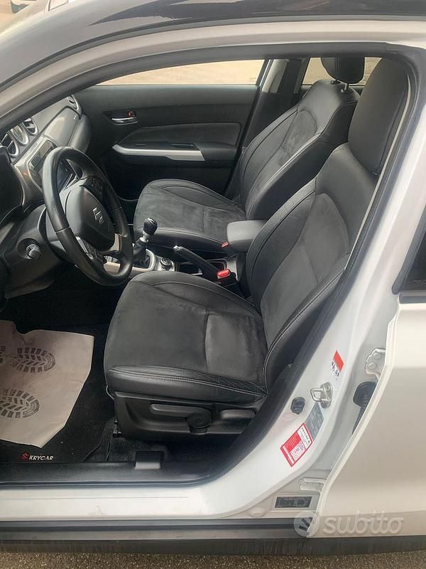 Usata Suzuki Vitara 120 CV (88 kW) 2016 Bianco SUV