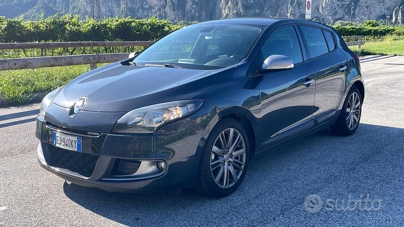 Grigio Usata 2011 Renault Mégane GT Line GT-Line Tre volumi | 4490 € (Buon prezzo) - Immagine 1/4