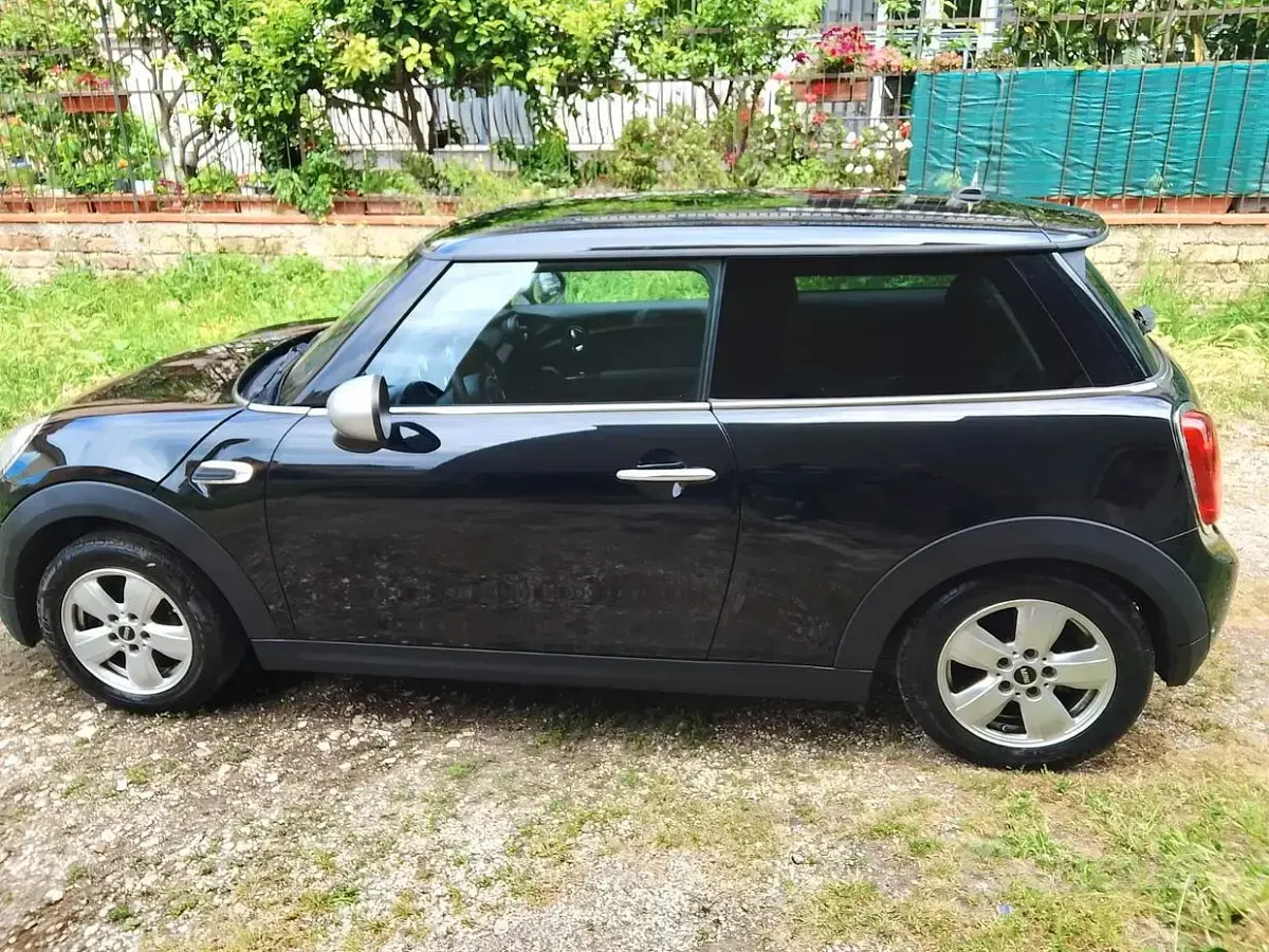 Usata Mini ONE 75 CV (55 kW) 2015 Nero Utilitaria
