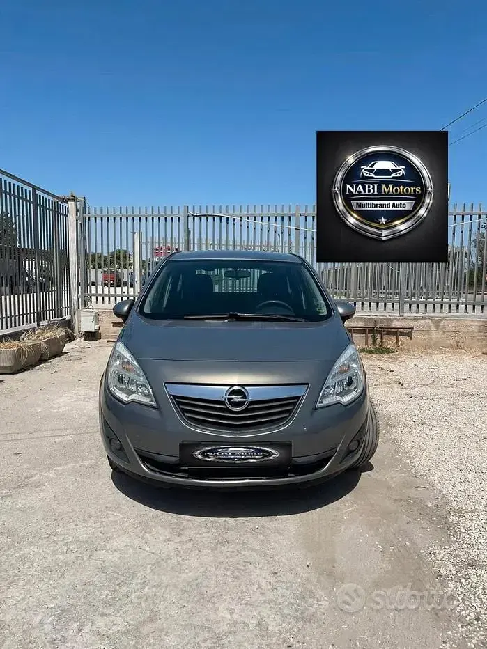 Usata Opel Meriva Cosmo 75 CV (55 kW) 2010 Grigio Monovolume