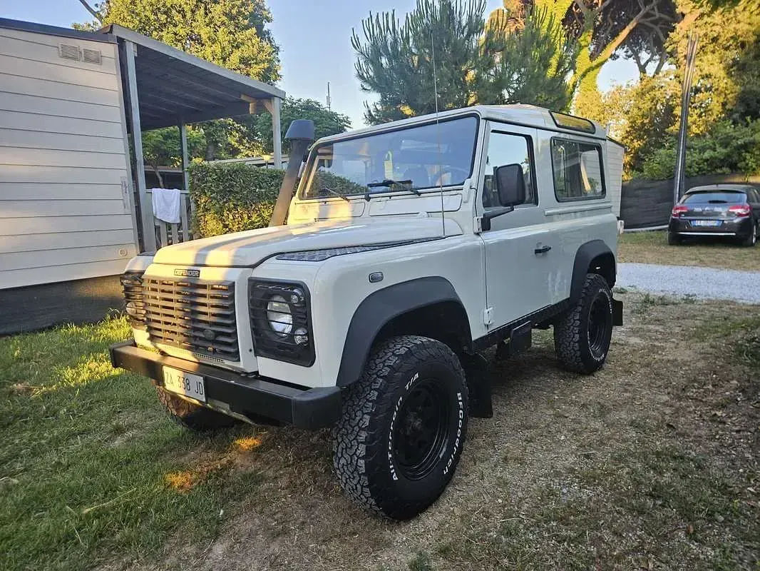 Usata Land Rover Defender 122 CV (89 kW) 2000 Station wagon