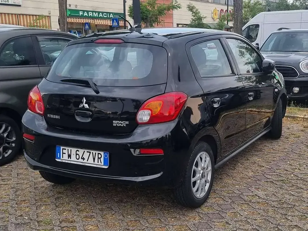 Usata Mitsubishi Space Star Invite 75 CV (55 kW) 2019 Nero Utilitaria
