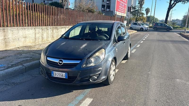 Usata Opel Corsa Edition 75 CV (55 kW) 2010 Blu Berlina