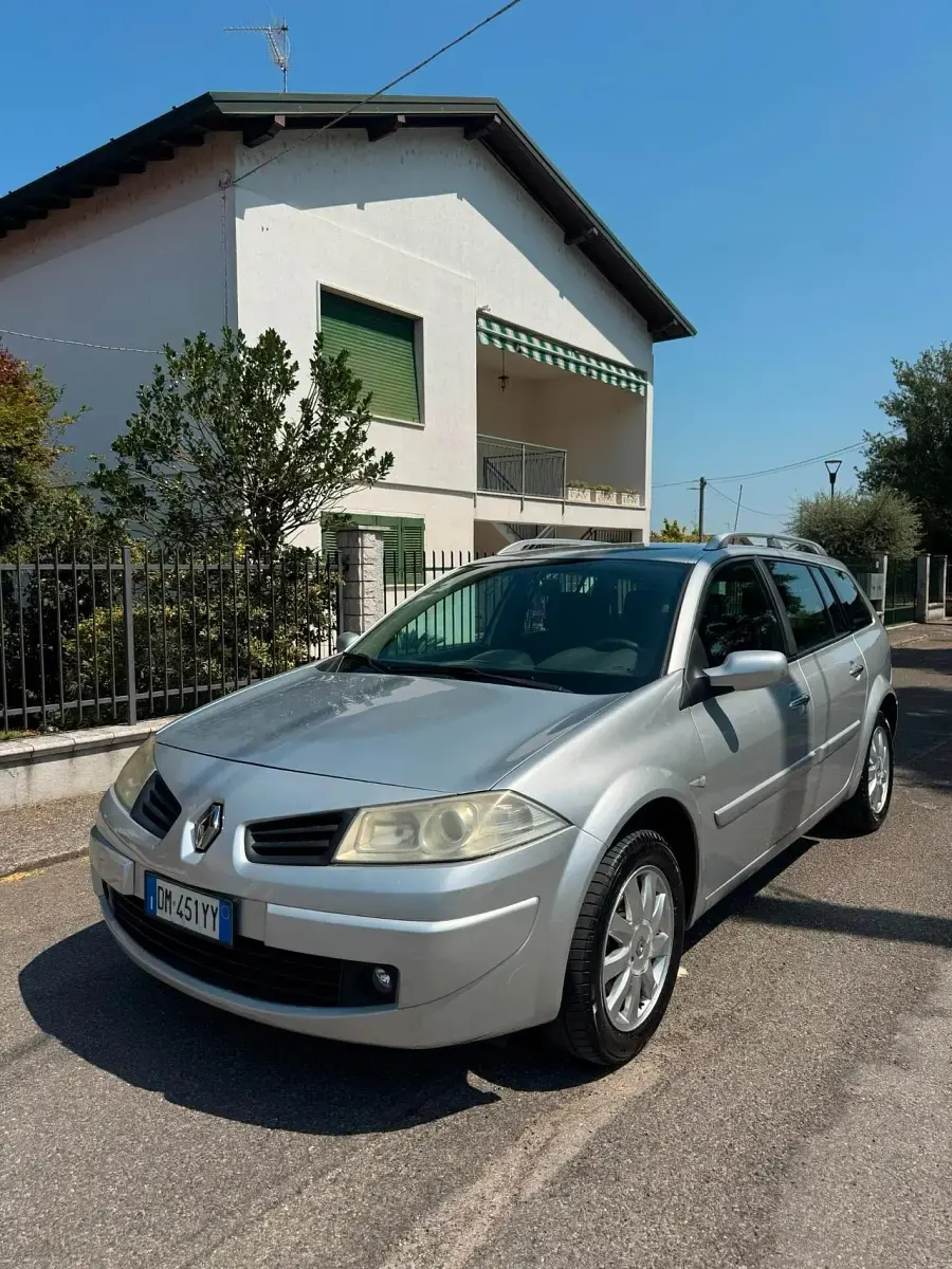 Usata Renault Mégane GrandTour 106 CV (77 kW) 2007 Argento Station wagon