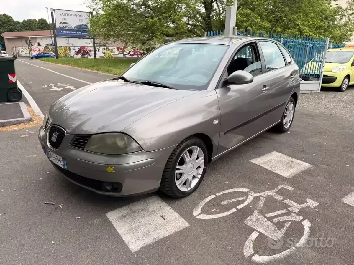 Second-hand Seat Ibiza 101 CP (74 kW) 2002 Gri Hatchback