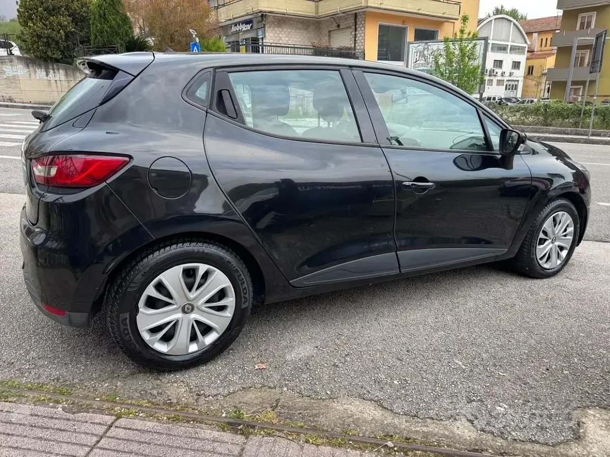 Usata Renault Clio Life 75 CV (55 kW) 2016 Nero Utilitaria
