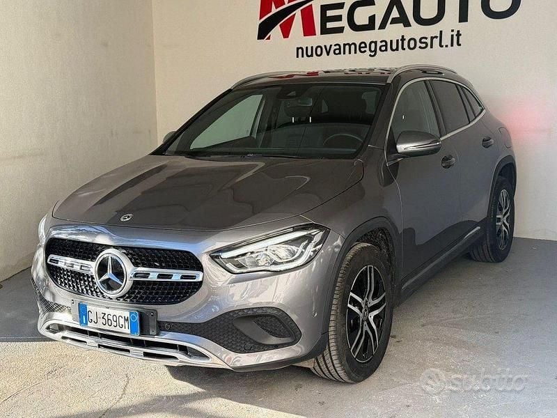 Gebraucht Mercedes GLA220 190 PS (139 kW) 2022 Grau SUV