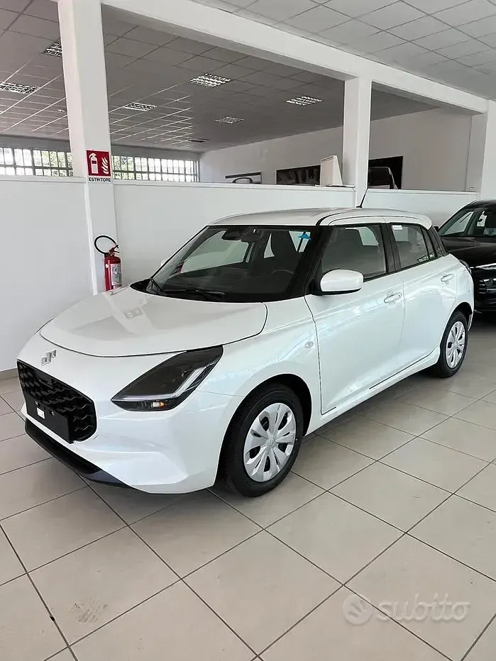 Nuova Suzuki Swift 83 CV (61 kW) 2026 Bianco Utilitaria