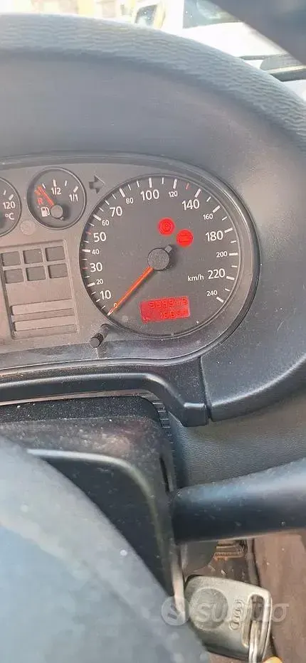 Usata Audi A3 110 CV (80 kW) 1999 Nero Utilitaria