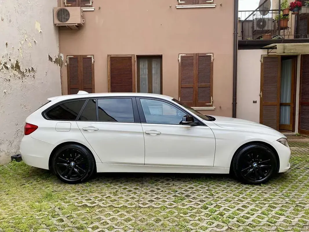 Begagnad BMW 318 Advantage 150 HK (110 kW) 2016 Kombi
