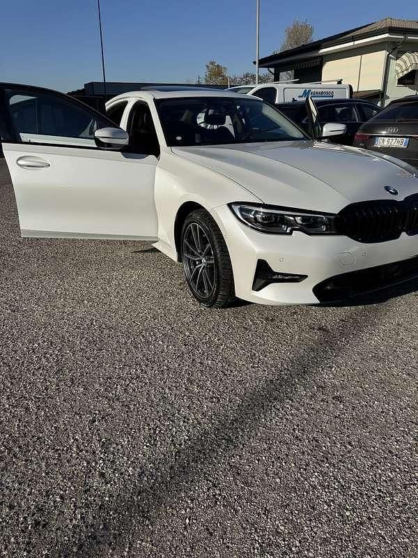 Usata BMW 330e Sport Line 292 CV (214 kW) 2021 Berlina