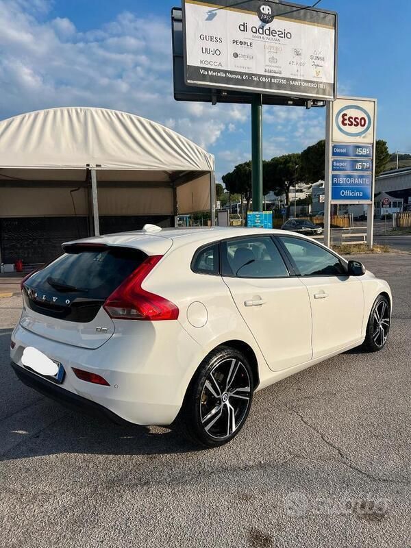 Bianco Usata 2014 Volvo V40 Station wagon | 9000 € (Cara) - Immagine 1/4