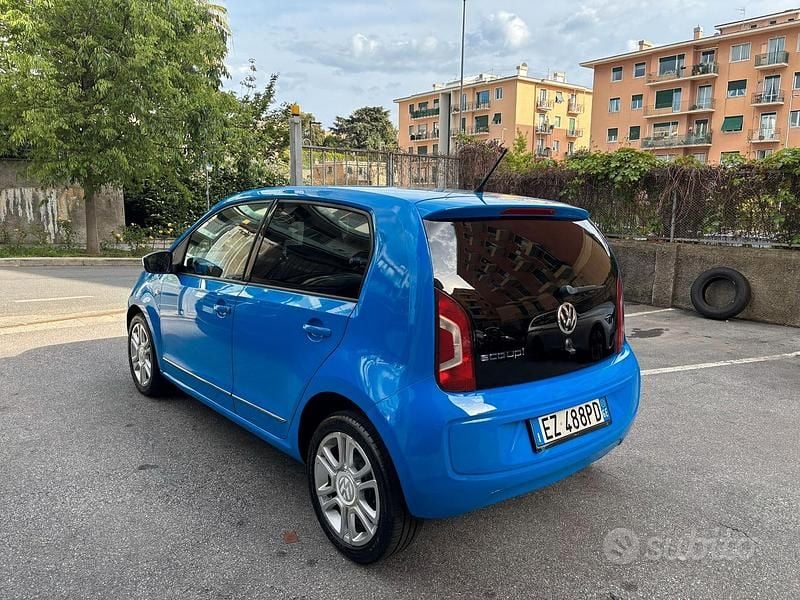 Usata VW up! high up! 68 CV (50 kW) 2015 Blu Utilitaria