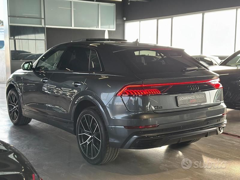 Usata Audi Q8 Sport 286 CV (210 kW) 2021 Grigio SUV
