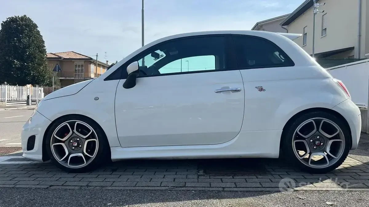 Usata Abarth 500 135 CV (99 kW) 2009 Bianco Utilitaria