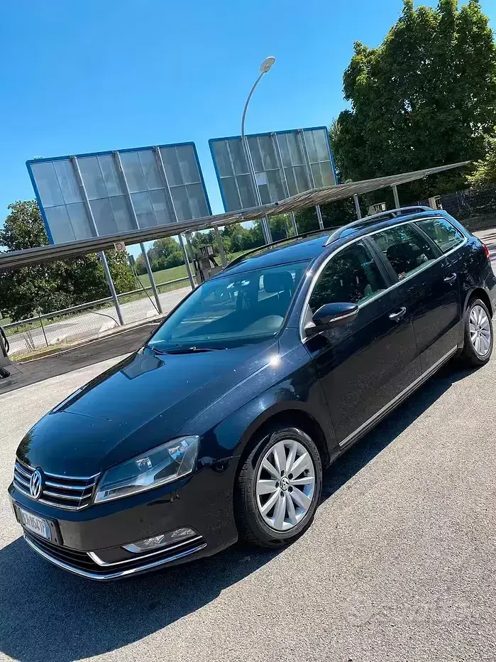 Usata VW Passat 105 CV (77 kW) 2011 Nero Station wagon