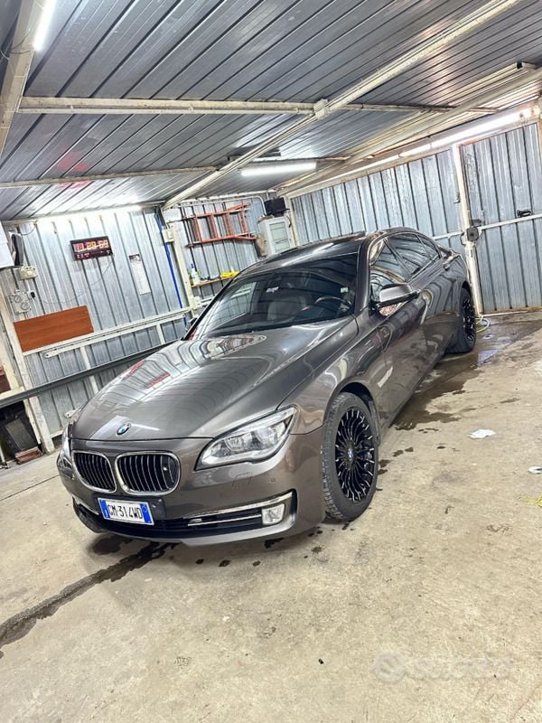 Usata BMW 750 381 CV (280 kW) 2014 Grigio Berlina