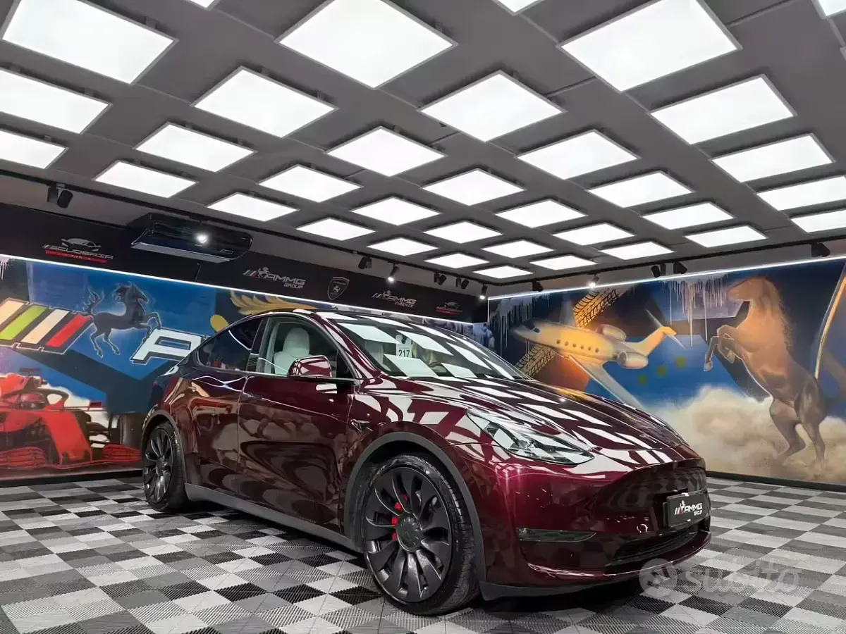 Usata Tesla Model Y Performance 338 kW (460 CV) 2023 Rosso SUV