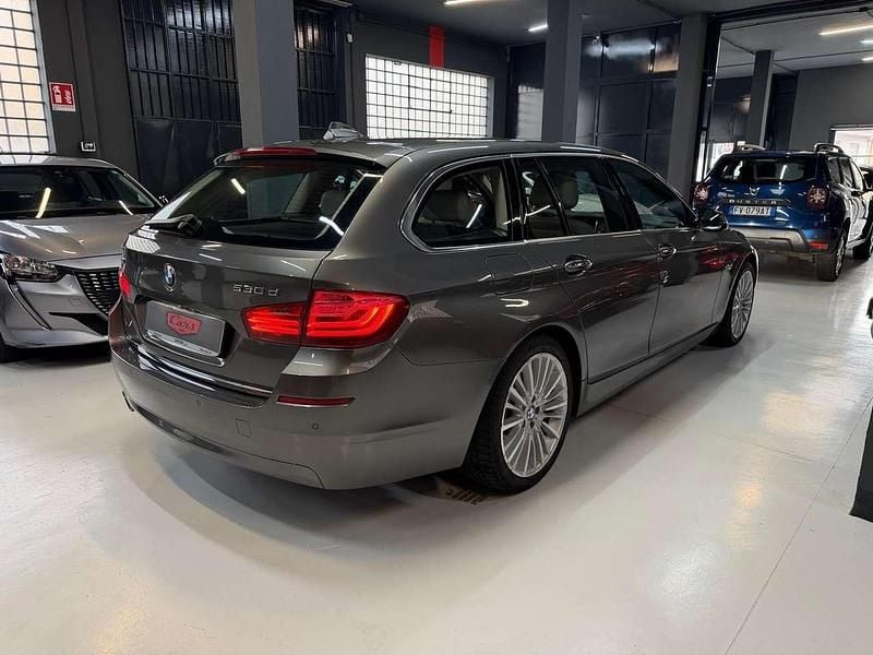 Usata BMW 530 Luxury Line 258 CV (189 kW) 2014 Grigio Station wagon