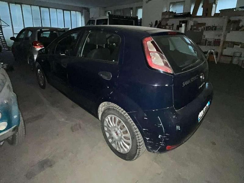 Usata Fiat Grande Punto S 75 CV (55 kW) 2013 Nero Utilitaria