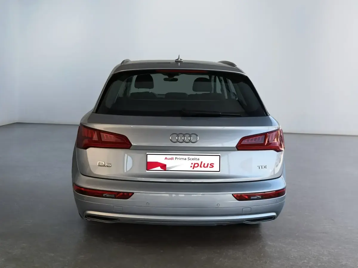 Usata Audi Q5 Business 150 CV (110 kW) 2017 Argento SUV