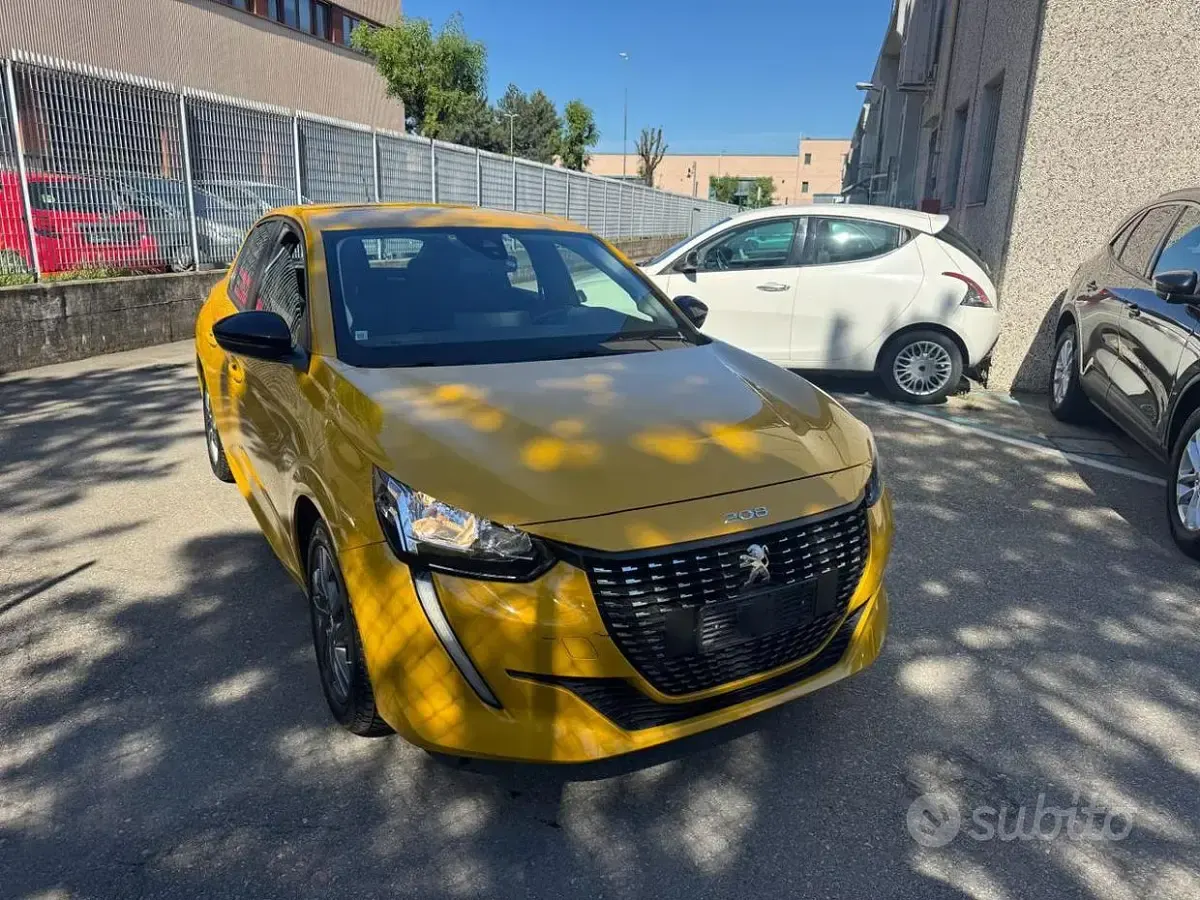Usata Peugeot 208 Active 101 CV (74 kW) 2022 Giallo Utilitaria