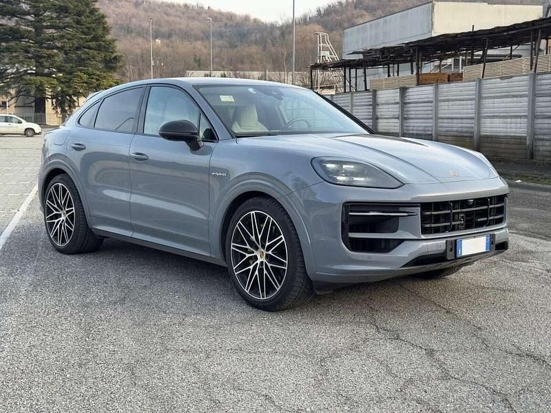 Usata Porsche Cayenne 460 CV (338 kW) 2024 Grigio SUV
