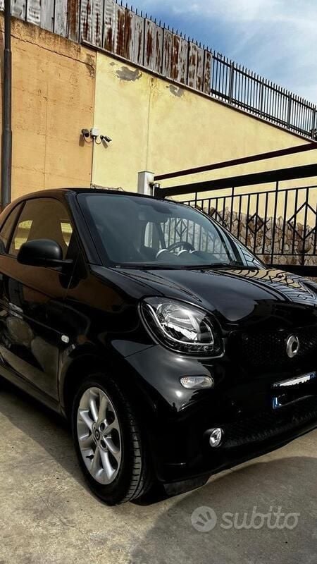 Nero Usata 2018 Smart ForTwo Coupé Coupé | 10.500 € (Buon prezzo) - Immagine 1/4
