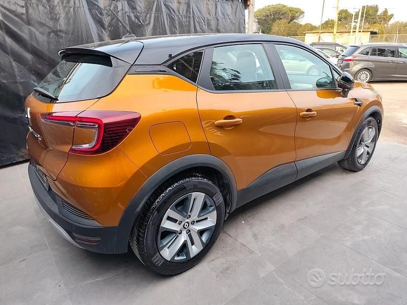Usata Renault Captur 101 CV (74 kW) 2021 Marrone SUV