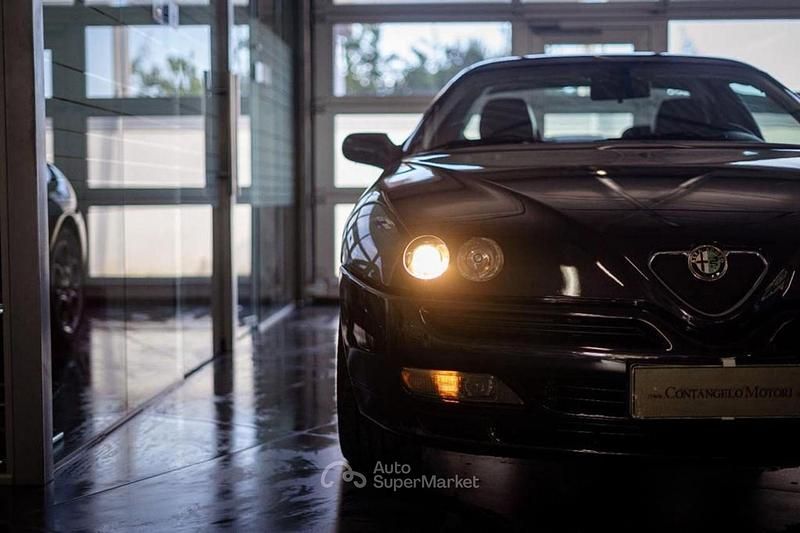 Nero Usata 2002 Alfa Romeo GTV Coupé | 23.900 € (Molto cara) - Immagine 1/4