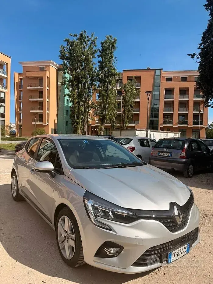 Usata Renault Clio V Techno 91 CV (66 kW) 2022 Grigio Berlina