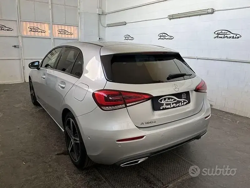 Usata Mercedes A180 Executive 116 CV (85 kW) 2023 Gray Berlina