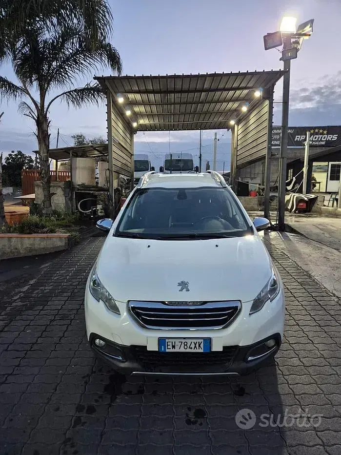 Usata Peugeot 2008 Allure 115 CV (84 kW) 2015 Bianco SUV