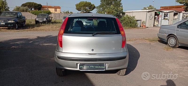 Usata Fiat Punto S 80 CV (58 kW) 2000 Argento Utilitaria