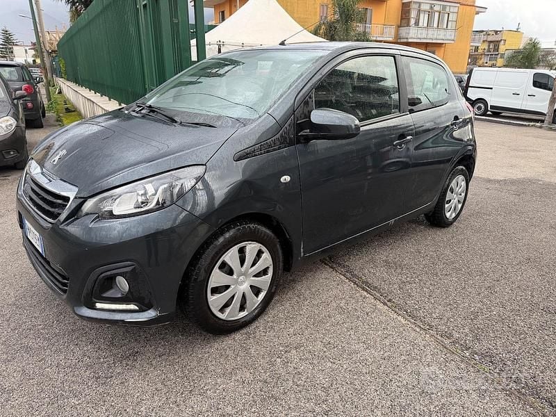 Usata Peugeot 108 Active 69 CV (50 kW) 2018 Grigio Berlina
