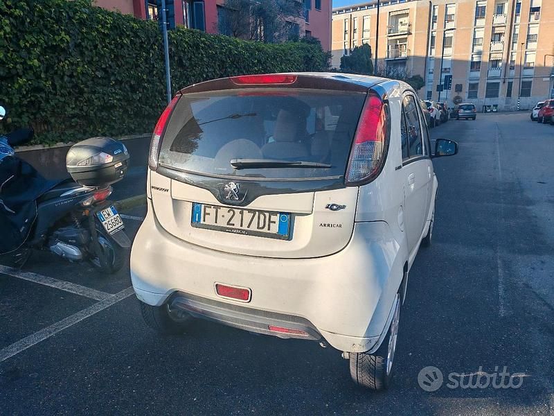 Usata Peugeot iON Active 49 kW (67 CV) 2018 Bianco Utilitaria
