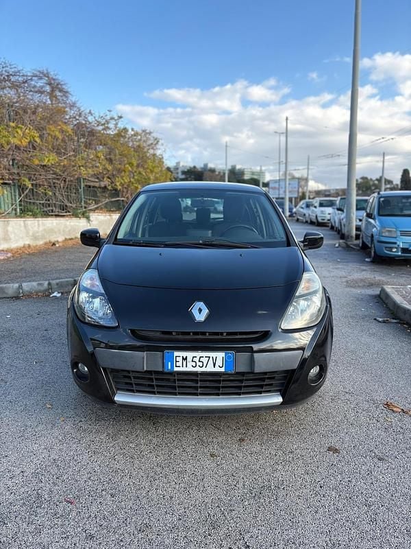 Usata Renault Clio IV Dynamique 74 CV (54 kW) 2012 Nero Berlina