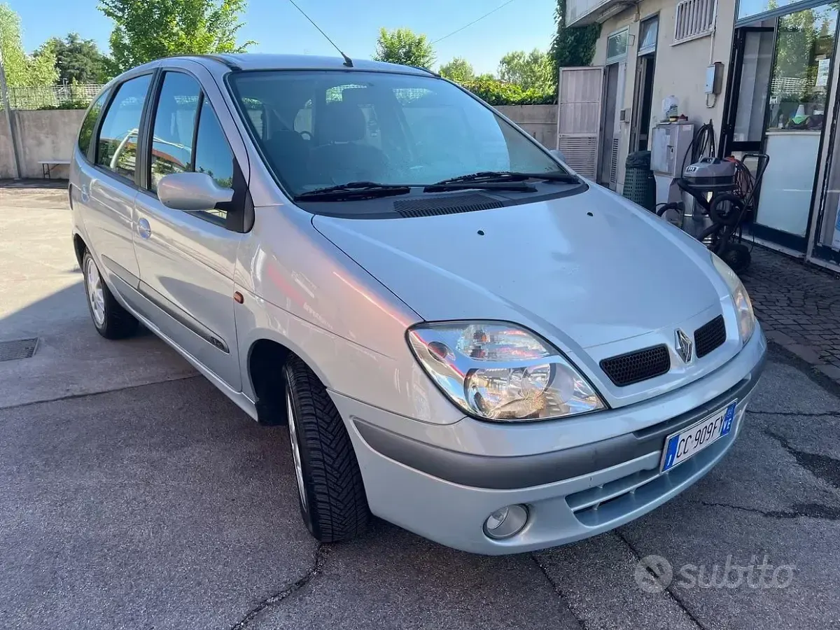 Occasion Renault Scénic 107 PK (78 kW) 2003 Grijs MPV